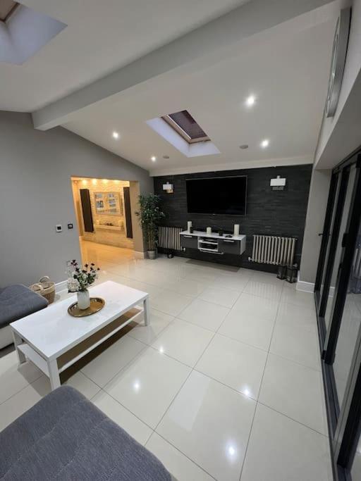 Stunning Home In Astley Tyldesley Ngoại thất bức ảnh